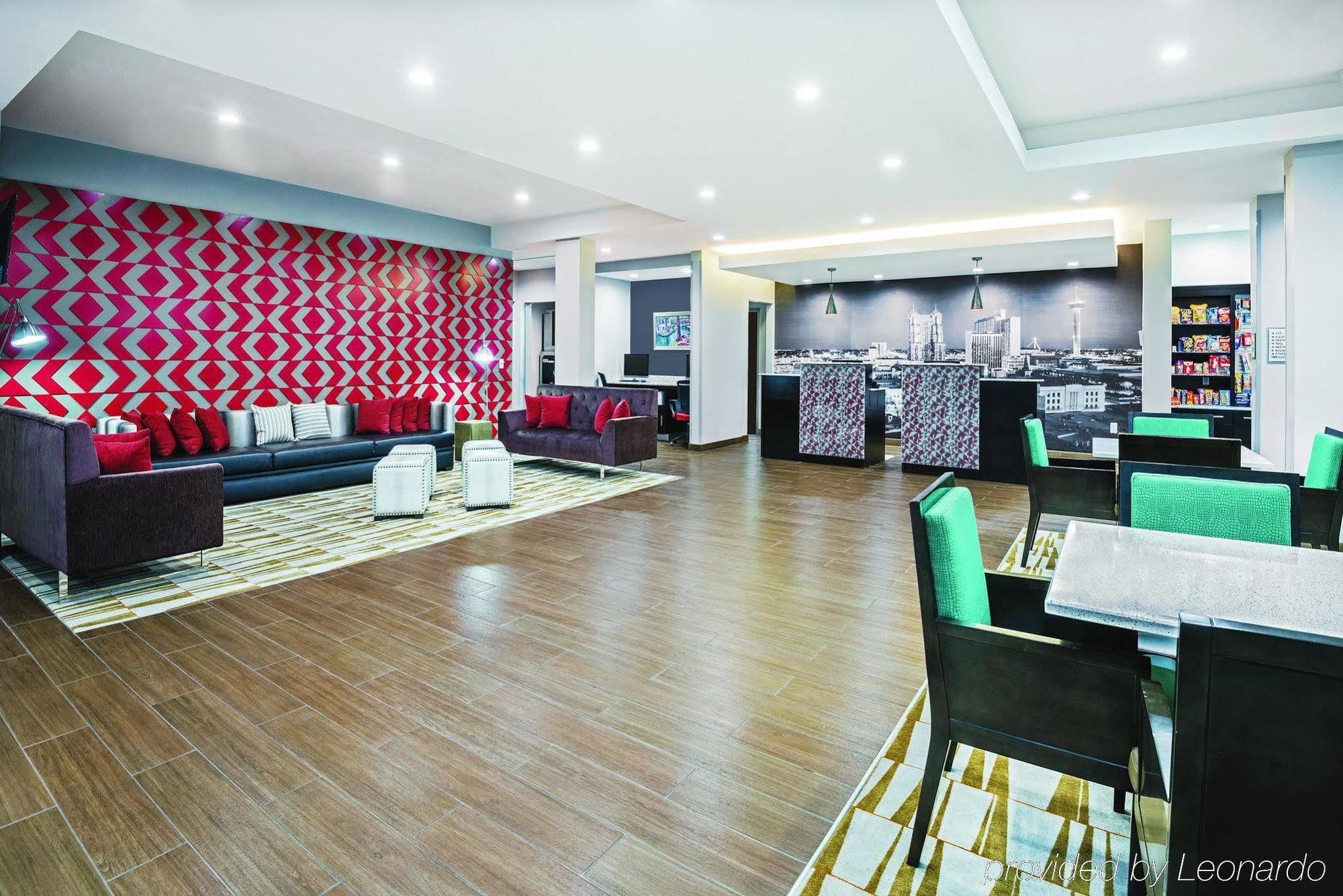 Comfort Inn Near Frost Bank Center Сан Антонио Екстериор снимка